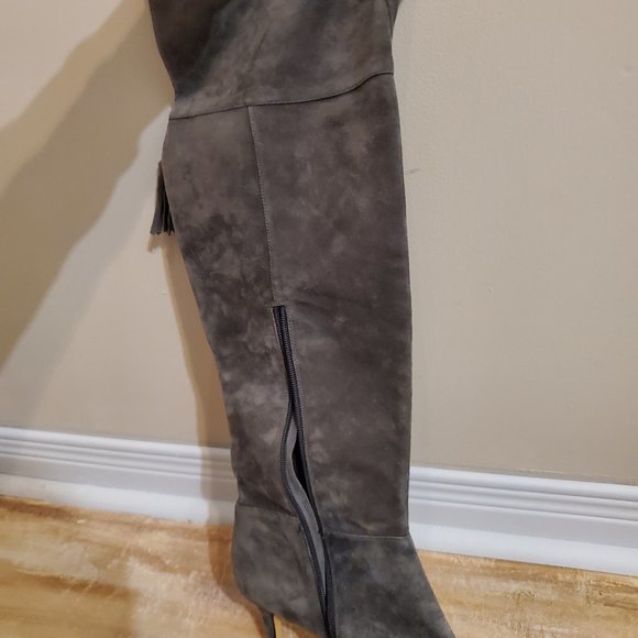 Lord & Taylor Over The Knee Kitten Heel Boots, Gray Suede Size 10 - Picture 3 of 3